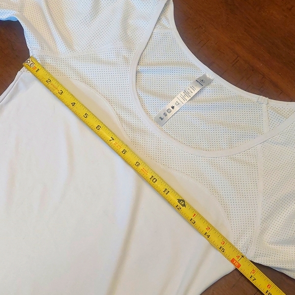 90 Degree by Reflex Workout/Athletic T-shirt - Picture 4 of 6